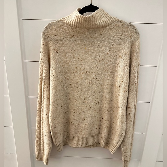OLD NAVY MT Exaggerated button collar tan speckled woman cozy wool blend sweater - Picture 3 of 13
